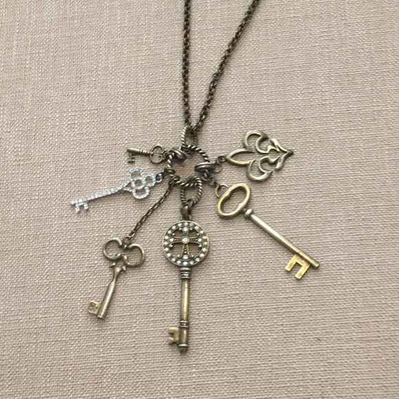 Long necklace with keys - Picture 2 of 2